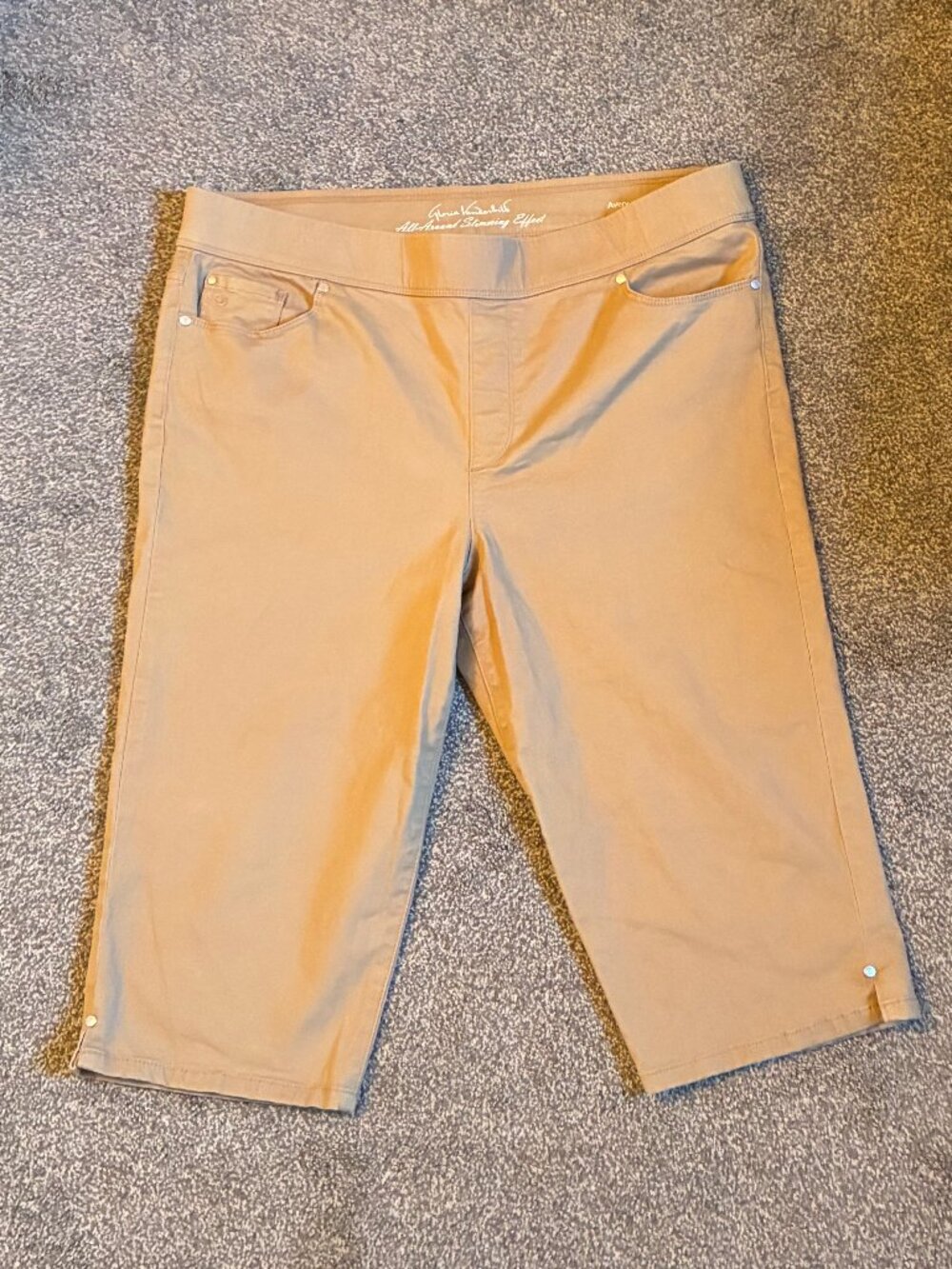 Gloria Vanderbilt Avery Skimmers